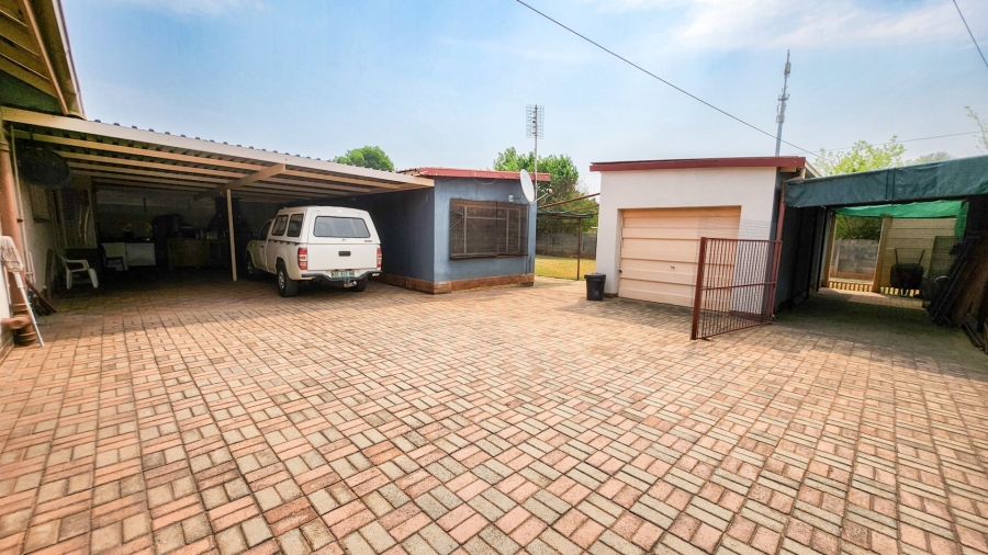 3 Bedroom Property for Sale in Stilfontein Ext 4 North West